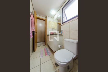 Apartamento à venda com 128m², 4 quartos e 2 vagasBanheiro da Suíte