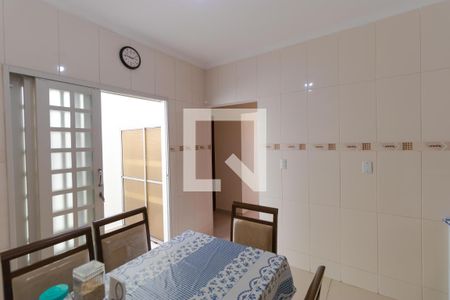 Casa à venda com 205m², 4 quartos e 1 vagaCopa