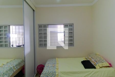 Casa à venda com 205m², 4 quartos e 1 vagaQuarto 01