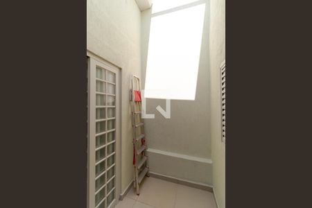 Casa à venda com 205m², 4 quartos e 1 vagaÁrea de Luz