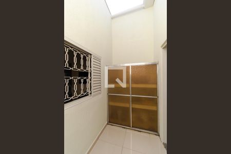 Casa à venda com 205m², 4 quartos e 1 vagaÁrea de Luz