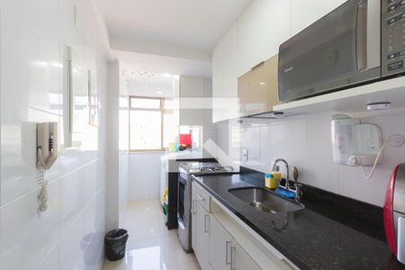 Apartamento à venda com 92m², 3 quartos e 2 vagas Apartamento à venda com 92m², 3 quartos e 2 vagasCozinha e Área de Serviço