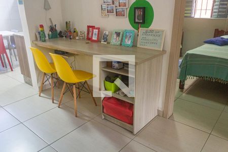 Detalhe da sala de casa para alugar com 3 quartos, 125m² em Nova Mirim, Praia Grande