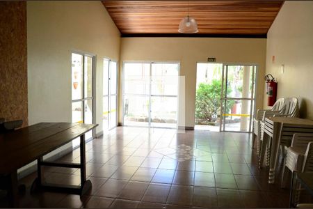 Casa de condomínio à venda com 89m², 3 quartos e 2 vagasSalão de festas