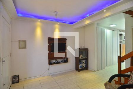 Sala de casa de condomínio à venda com 3 quartos, 89m² em Rio Branco, Canoas