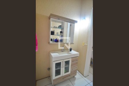 Casa de condomínio à venda com 89m², 3 quartos e 2 vagasBanheiro social