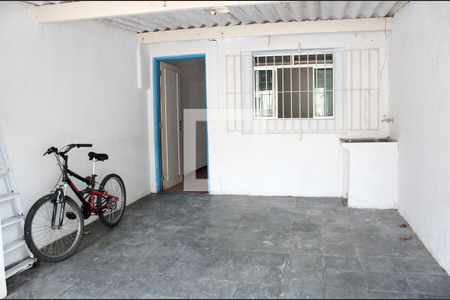 Casa para alugar com 60m², 1 quarto e 1 vaga Casa para alugar com 60m², 1 quarto e 1 vagaGaragem