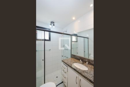 Apartamento à venda com 87m², 2 quartos e 2 vagas Apartamento à venda com 87m², 2 quartos e 2 vagasBanheiro da Suíte