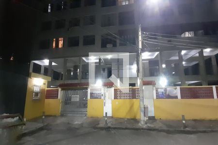 Fachada de apartamento para alugar com 2 quartos, 58m² em Olaria, Rio de Janeiro