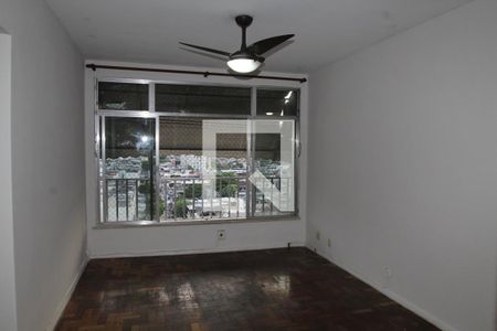 Sala de apartamento para alugar com 2 quartos, 58m² em Olaria, Rio de Janeiro