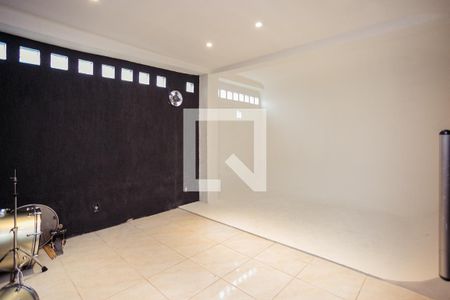 Casa à venda com 413m², 3 quartos e 4 vagas Casa à venda com 413m², 3 quartos e 4 vagasSala 8