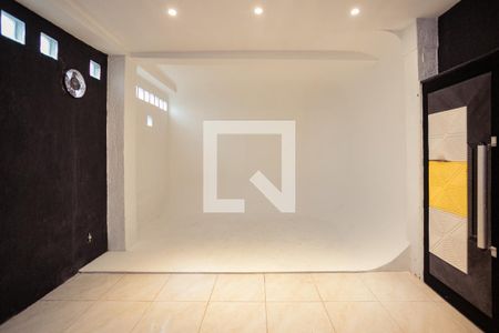 Casa à venda com 413m², 3 quartos e 4 vagas Casa à venda com 413m², 3 quartos e 4 vagasSala 8