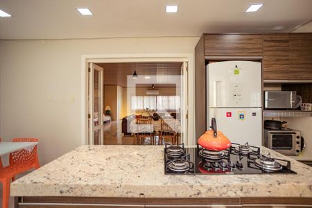 Casa à venda com 413m², 3 quartos e 4 vagas Casa à venda com 413m², 3 quartos e 4 vagasCozinha