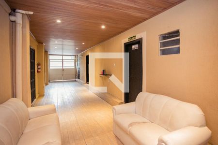 Casa à venda com 413m², 3 quartos e 4 vagas Casa à venda com 413m², 3 quartos e 4 vagasCorredor Acesso Salas