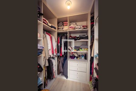 Casa à venda com 413m², 3 quartos e 4 vagas Casa à venda com 413m², 3 quartos e 4 vagasCloset da suíte