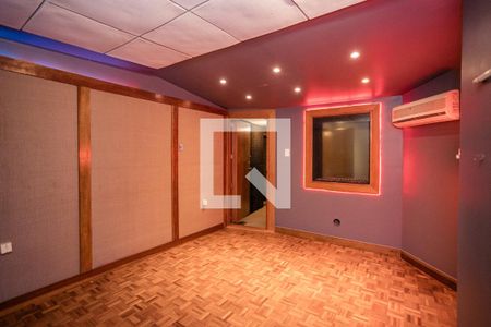 Casa à venda com 413m², 3 quartos e 4 vagas Casa à venda com 413m², 3 quartos e 4 vagasSala 1