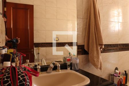 Casa à venda com 350m², 3 quartos e 2 vagasBanheiro