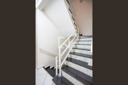 Apartamento para alugar com 38m², 1 quarto e sem vagaEscada