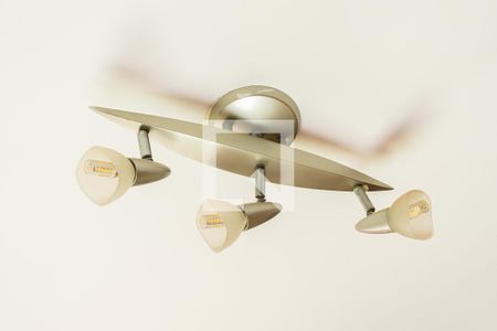 Apartamento à venda com 58m², 2 quartos e 1 vaga Apartamento à venda com 58m², 2 quartos e 1 vagaDetalhe Luminária