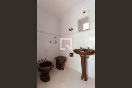 Banheiro de apartamento à venda com 1 quarto, 39m² em Teresópolis, Porto Alegre