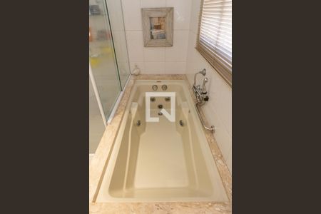 Casa à venda com 220m², 3 quartos e 2 vagasBanheiro Social