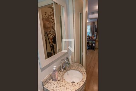 Casa à venda com 220m², 3 quartos e 2 vagasLavabo