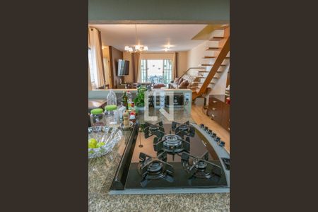 Casa à venda com 220m², 3 quartos e 2 vagasCozinha