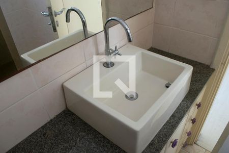 Apartamento à venda com 185m², 4 quartos e 2 vagasBanheiro