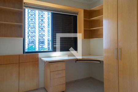 Apartamento à venda com 185m², 4 quartos e 2 vagasQuarto