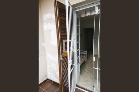 Casa à venda com 172m², 3 quartos e 5 vagasQuarto 2 - Varanda