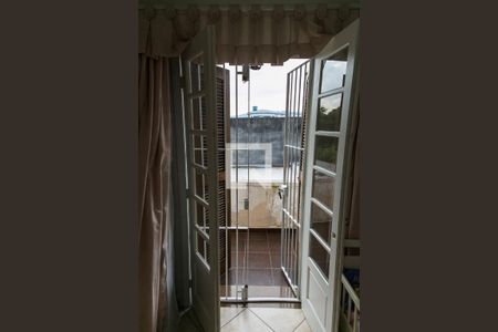 Casa à venda com 172m², 3 quartos e 5 vagasQuarto 2 - Varanda