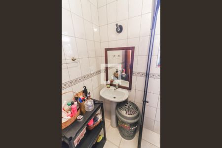 Casa à venda com 69m², 2 quartos e 2 vagasBanheiro