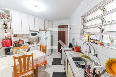 Casa à venda com 69m², 2 quartos e 2 vagasCozinha
