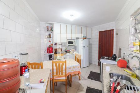 Casa à venda com 69m², 2 quartos e 2 vagasCozinha