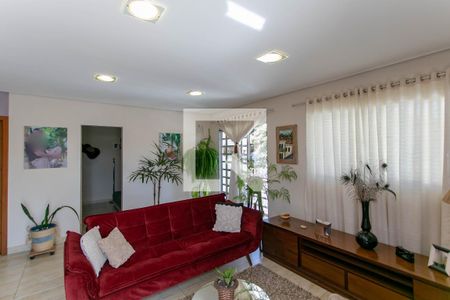 Casa à venda com 525m², 6 quartos e 5 vagas Casa à venda com 525m², 6 quartos e 5 vagasSala