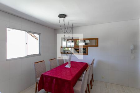 Casa à venda com 525m², 6 quartos e 5 vagas Casa à venda com 525m², 6 quartos e 5 vagasSala de Jantar