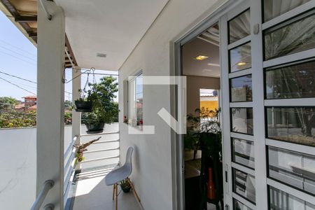Casa à venda com 525m², 6 quartos e 5 vagas Casa à venda com 525m², 6 quartos e 5 vagasVaranda da Sala