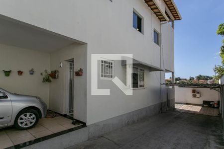 Casa à venda com 525m², 6 quartos e 5 vagas Casa à venda com 525m², 6 quartos e 5 vagasGaragem