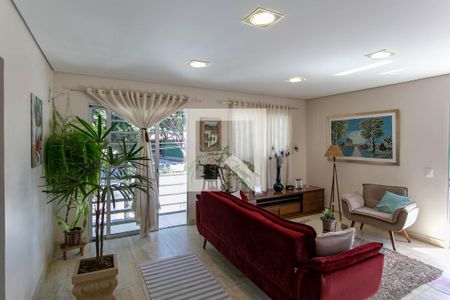 Casa à venda com 525m², 6 quartos e 5 vagas Casa à venda com 525m², 6 quartos e 5 vagasSala