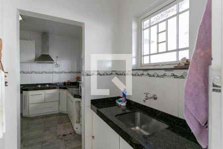 Casa à venda com 525m², 6 quartos e 5 vagas Casa à venda com 525m², 6 quartos e 5 vagasÁrea de Serviço - Casa 2