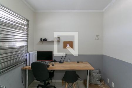 Casa à venda com 525m², 6 quartos e 5 vagas Casa à venda com 525m², 6 quartos e 5 vagasQuarto 3 - Casa 2