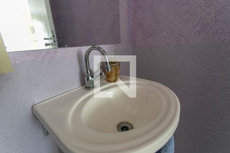 Casa à venda com 525m², 6 quartos e 5 vagas Casa à venda com 525m², 6 quartos e 5 vagasLavabo - Casa 2