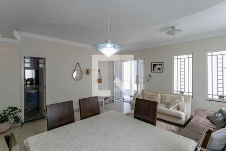 Casa à venda com 525m², 6 quartos e 5 vagas Casa à venda com 525m², 6 quartos e 5 vagasSala - Casa 2