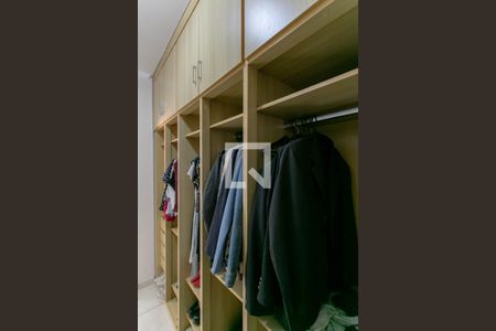 Casa à venda com 525m², 6 quartos e 5 vagas Casa à venda com 525m², 6 quartos e 5 vagasCloset do quarto - Casa 2