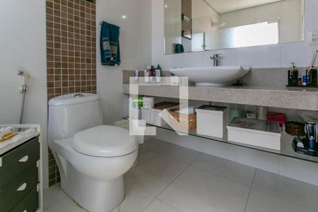 Casa à venda com 525m², 6 quartos e 5 vagas Casa à venda com 525m², 6 quartos e 5 vagasBanheiro da Suíte 2