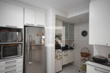 Apartamento à venda com 209m², 4 quartos e 3 vagas Apartamento à venda com 209m², 4 quartos e 3 vagasCozinha