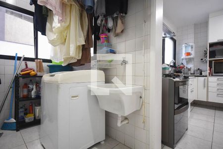 Apartamento à venda com 209m², 4 quartos e 3 vagas Apartamento à venda com 209m², 4 quartos e 3 vagasÁrea de serviço