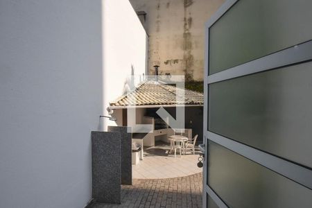 Apartamento à venda com 209m², 4 quartos e 3 vagas Apartamento à venda com 209m², 4 quartos e 3 vagasAcesso da varanda 2 para área de lazer