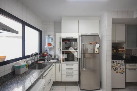 Apartamento à venda com 209m², 4 quartos e 3 vagas Apartamento à venda com 209m², 4 quartos e 3 vagasCozinha