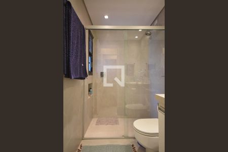 Apartamento à venda com 209m², 4 quartos e 3 vagas Apartamento à venda com 209m², 4 quartos e 3 vagasBanheiro suíte 1